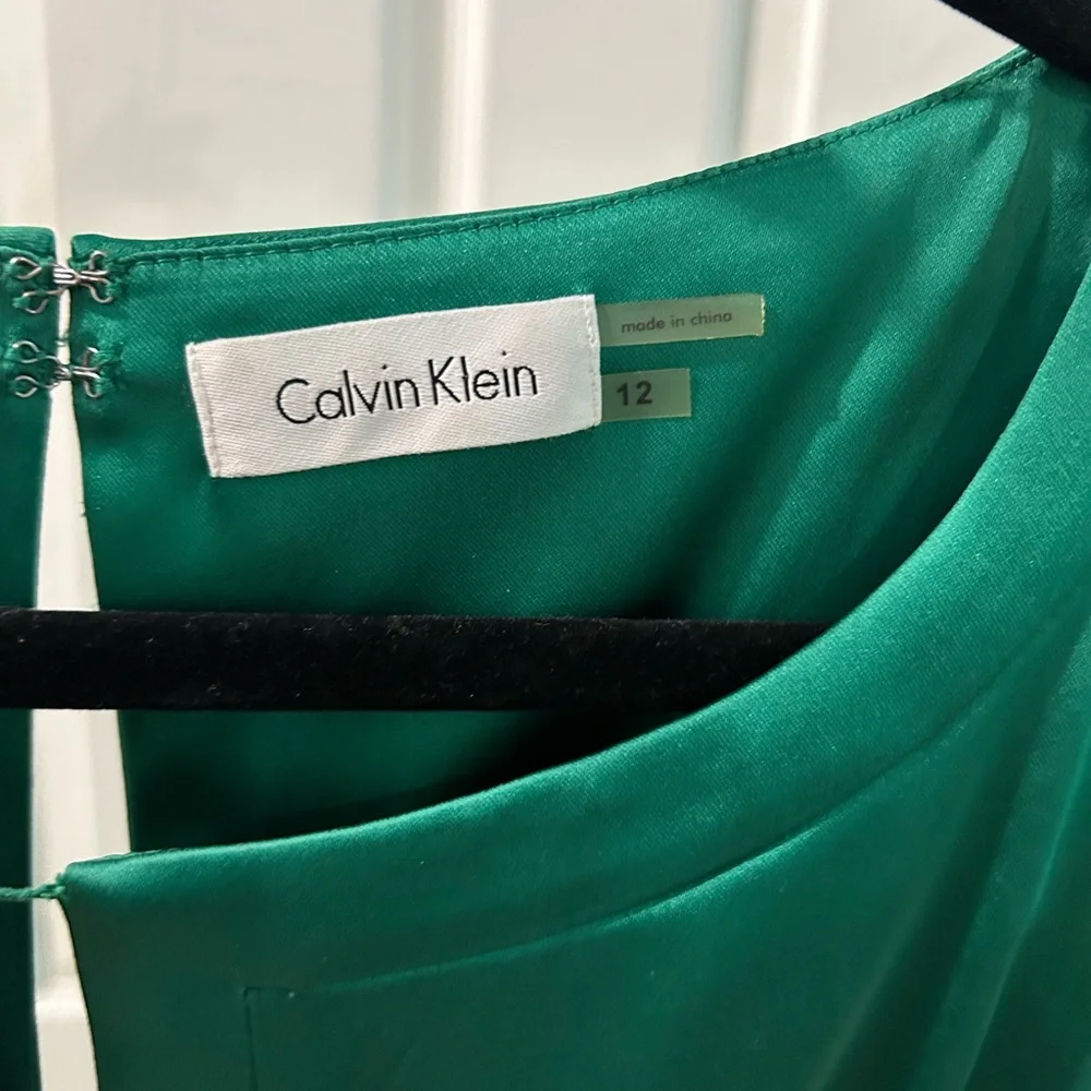Calvin Klein women’s size 12 green dress zipper back - Picture 5 of 9